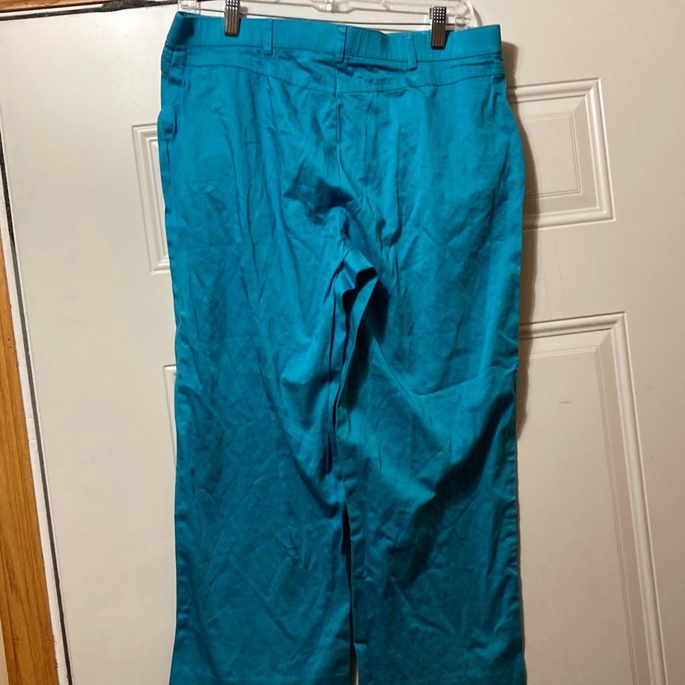 Tribal Capris 10‎